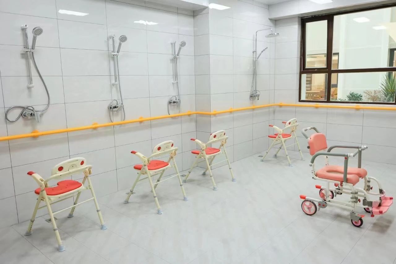 1728619707294337.jpg 12.jpg